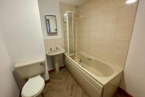 Studio to rent, Neville House, Darlington