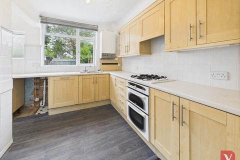 2 bedroom end of terrace house for sale, Oakley Road, Luton LU4