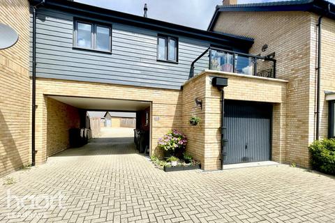 7 Colosseum Drive, Houghton Regis, Dunstable, LU5 6QD