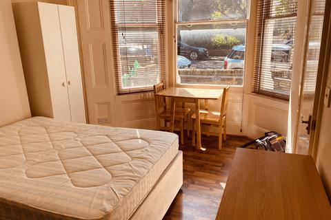 Studio to rent, Tufnell Park N7