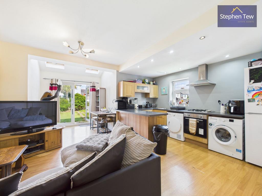 Living / Dining Kitcheb