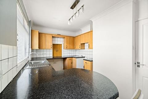 8 Roosevelt Road, Dover, CT16 2BT