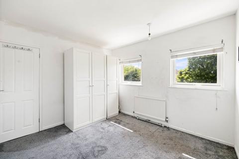 8 Roosevelt Road, Dover, CT16 2BT