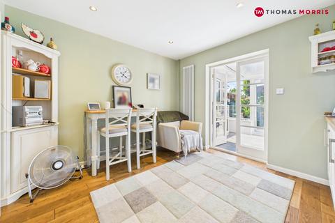 3 bedroom semi-detached house for sale, Boddington Gardens, Bedfordshire SG18