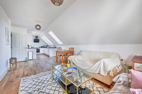 2 bedroom apartment for sale, Wain Close, Hertfordshire AL1