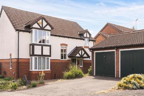 4 bedroom detached house for sale, Campbell Close, Buntingford