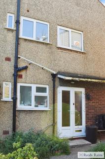 2 bedroom semi-detached house to rent, Eastern Avenue East, Romford RM1