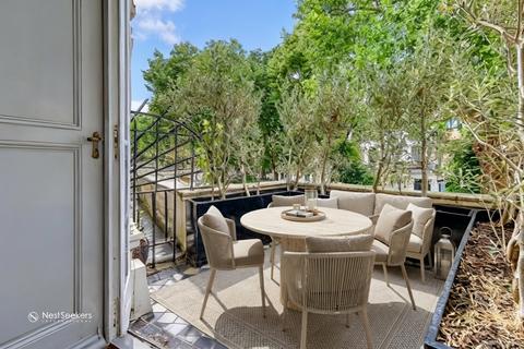 6 bedroom townhouse for sale, Queen's Gardens, London W2