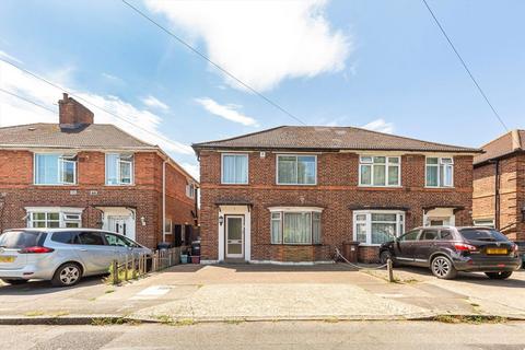 Colwyn Crescent, Hounslow TW3