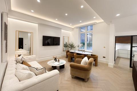 3 bedroom flat for sale, 32 Palace Court, London W2