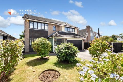 4 bedroom detached house for sale, First Avenue, Clacton-on-Sea