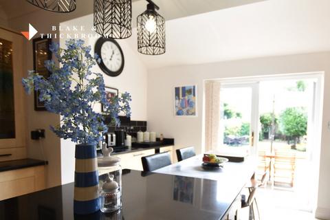 4 bedroom detached house for sale, First Avenue, Clacton-on-Sea, CO15 5AH
