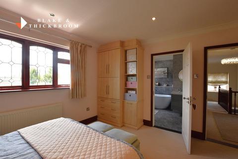 4 bedroom detached house for sale, First Avenue, Clacton-on-Sea, CO15 5AH