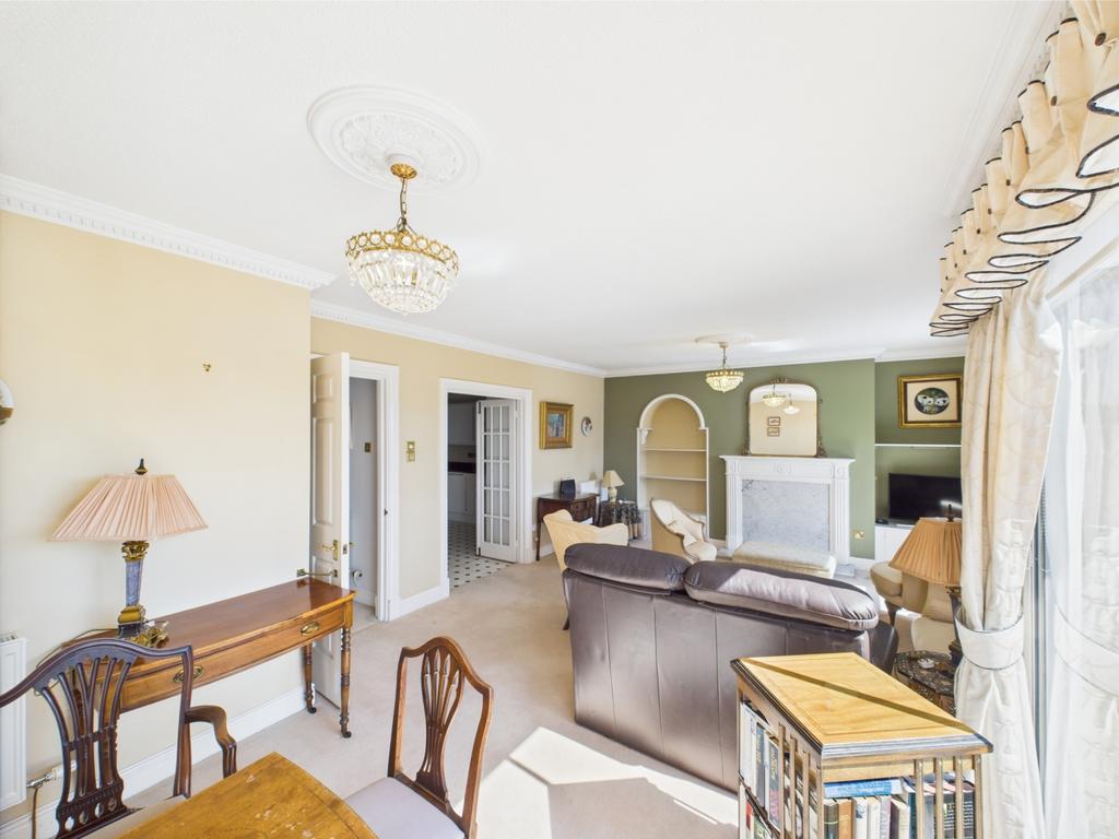 Cam01740 g0 pr0385 still024