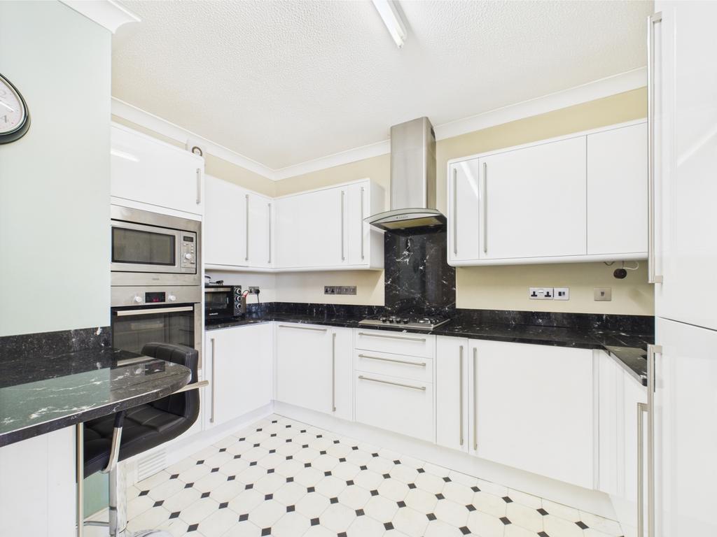 Cam01740 g0 pr0385 still009