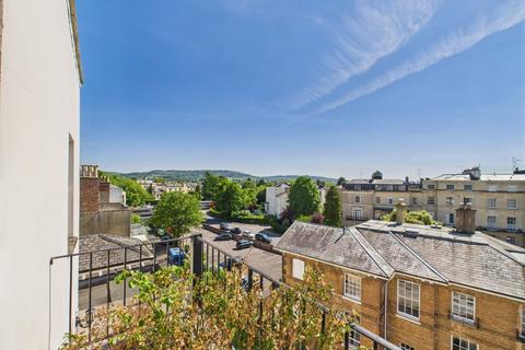 undefined, Queens Parade, Cheltenham