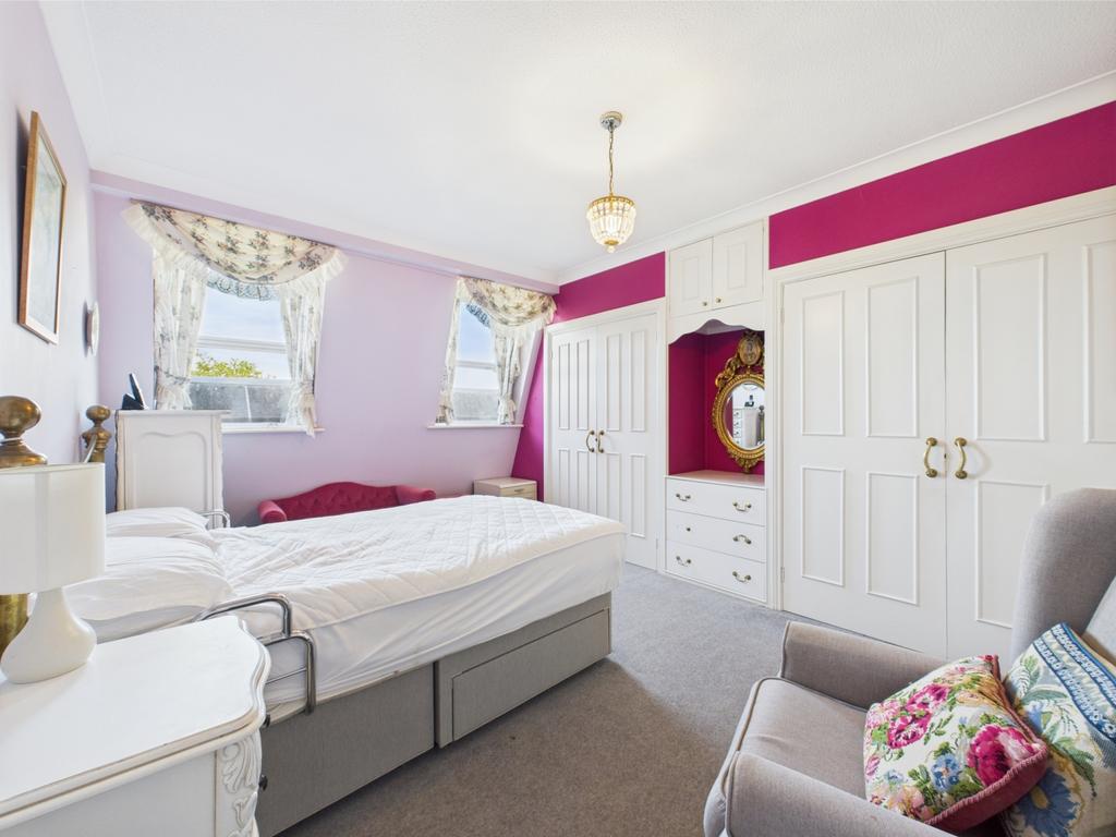 Cam01740 g0 pr0385 still019