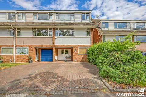 4 bedroom end of terrace house for sale, St Fabians Drive, Chelmsford