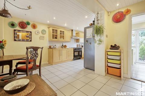 4 bedroom end of terrace house for sale, St Fabians Drive, Chelmsford