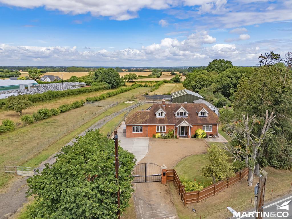 Edney Common Highwood Road, Edney Common 4 bed chalet - £1,350,000