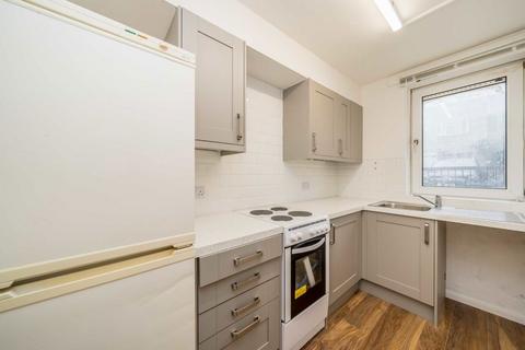 1 bedroom flat for sale, Seyssel Street, London E14