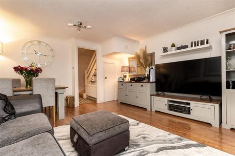 40 Hampden Close, North Weald, Epping, CM16 6JX