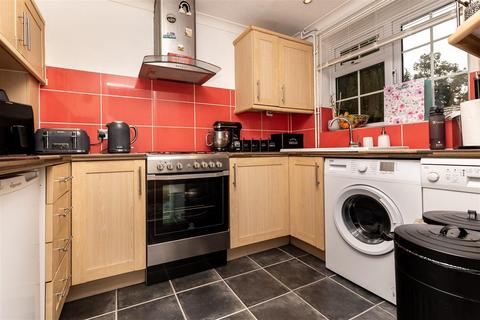40 Hampden Close, North Weald, Epping, CM16 6JX