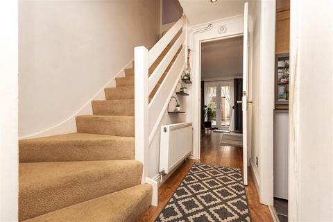 40 Hampden Close, North Weald, Epping, CM16 6JX