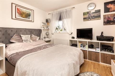 40 Hampden Close, North Weald, Epping, CM16 6JX