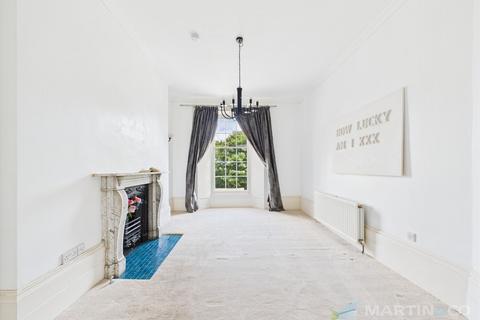 1 bedroom apartment to rent, Truro
