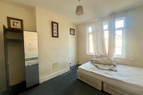 1 bedroom apartment for sale, Macdonald Avenue, Wescliff On Sea SS0