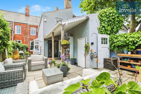 69 Abbey Road, Grimsby, DN32 0HN