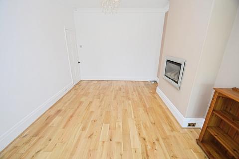 3 bedroom semi-detached house for sale, Nab Wood Grove, Bradford BD18