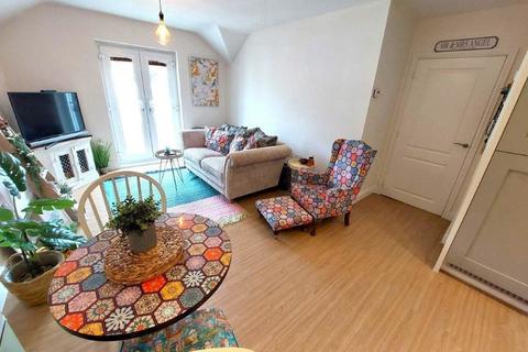 2 bedroom apartment for sale, Baytree Court, Prestwich, M25