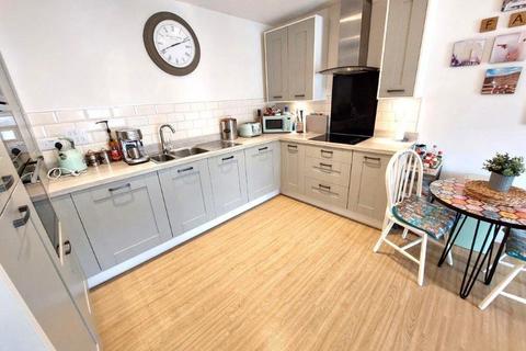 2 bedroom apartment for sale, Baytree Court, Prestwich, M25