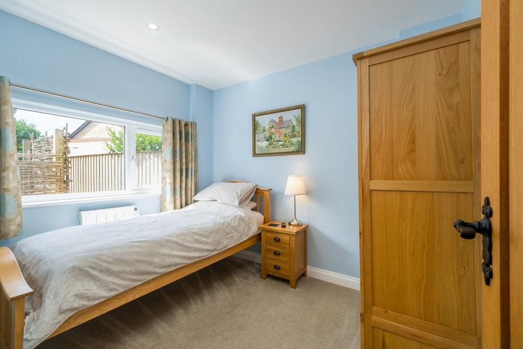 1440px-Orchard House-31