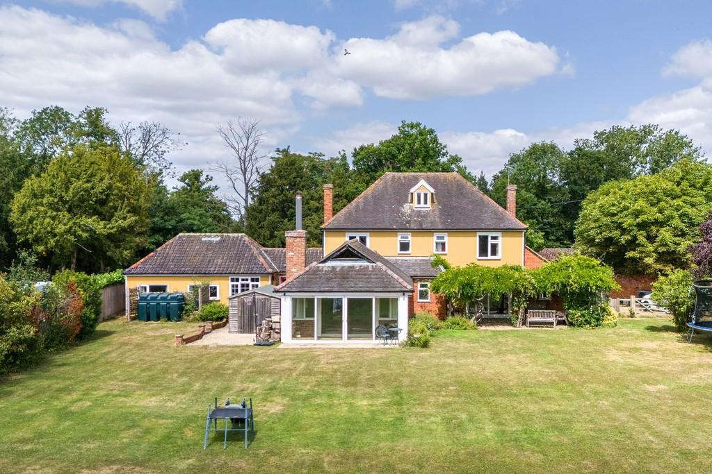 1440px-Orchard House-40