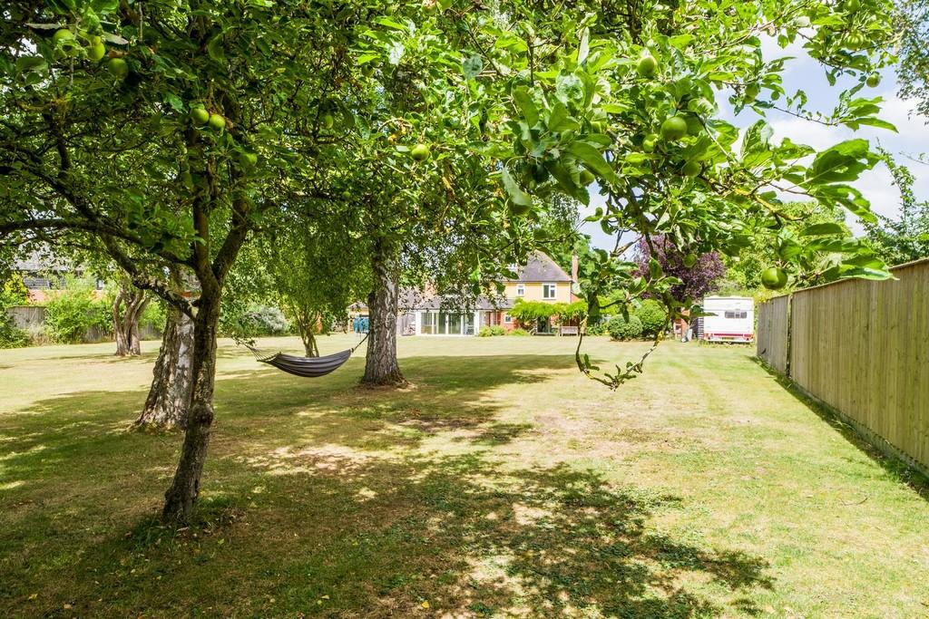 1440px-Orchard House-50