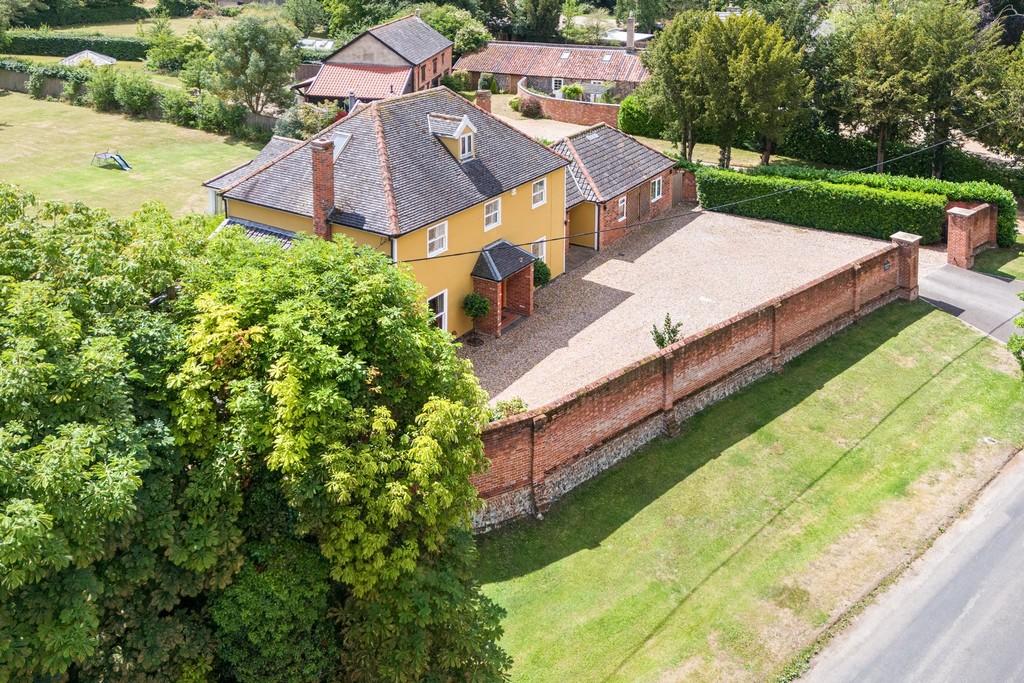 1440px-Orchard House-6