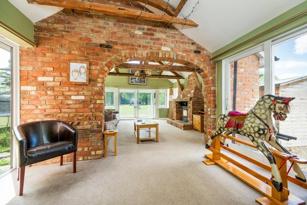 1440px-Orchard House-15