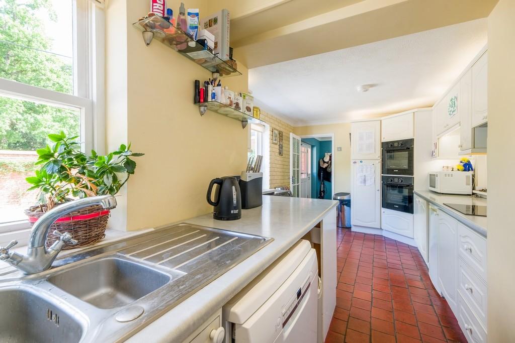 1440px-Orchard House-10