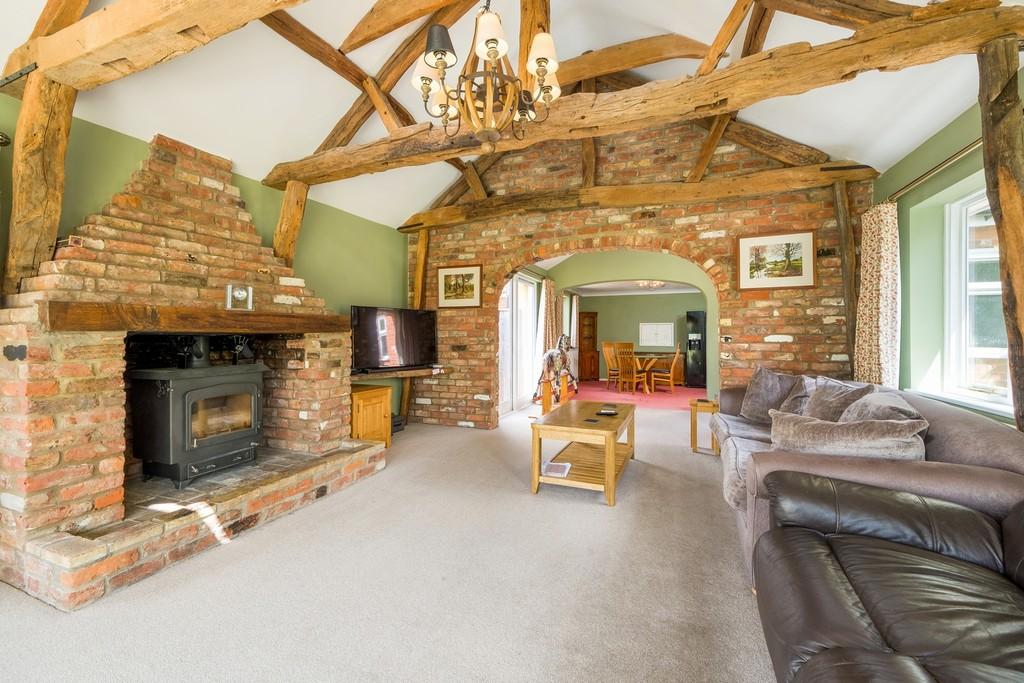 1440px-Orchard House-18