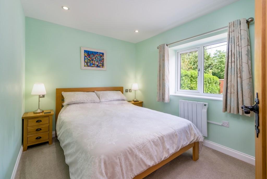 1440px-Orchard House-32