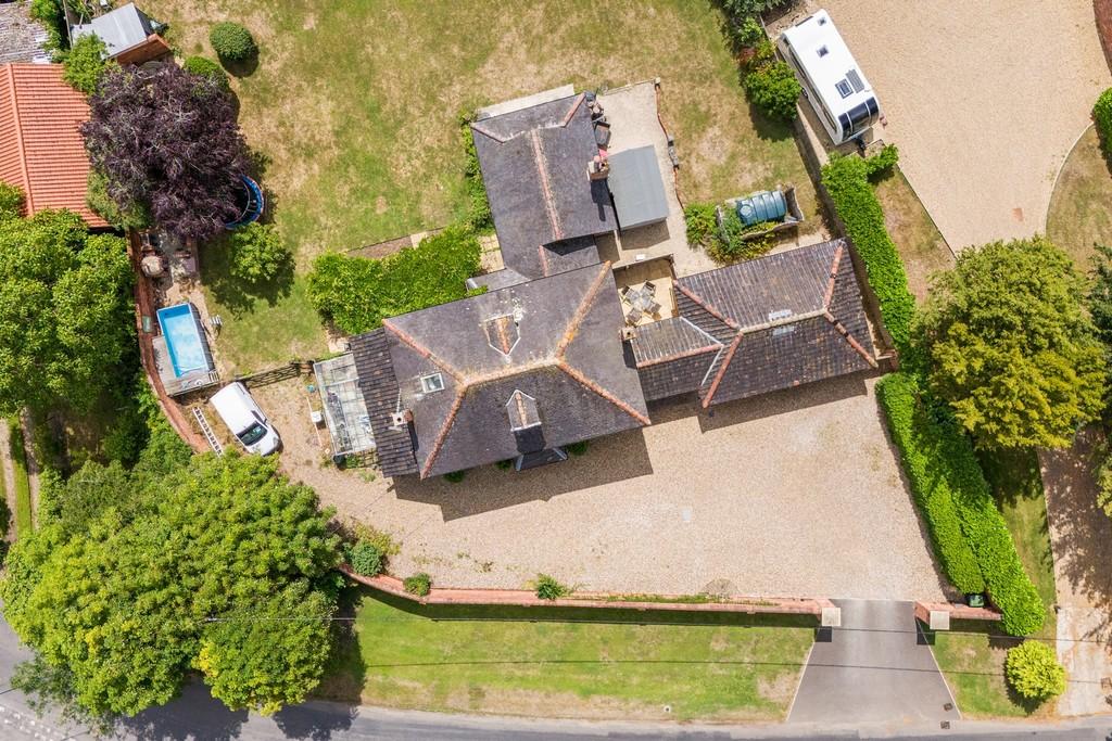 1440px-Orchard House-58