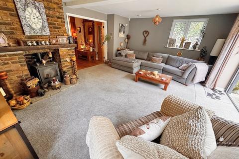 3 bedroom detached bungalow for sale, London Road, Benfleet