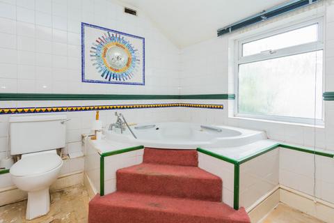 2 bedroom semi-detached house for sale, Finedon Road, Wellingborough NN9