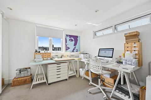 3 bedroom maisonette to rent, Valetta Road, London, W3