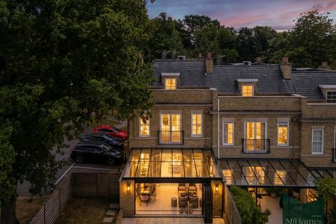 4 bedroom semi-detached house for sale, Lipton Close, Southgate