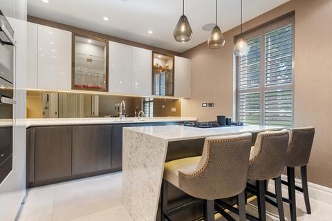 4 bedroom semi-detached house for sale, Lipton Close, Southgate