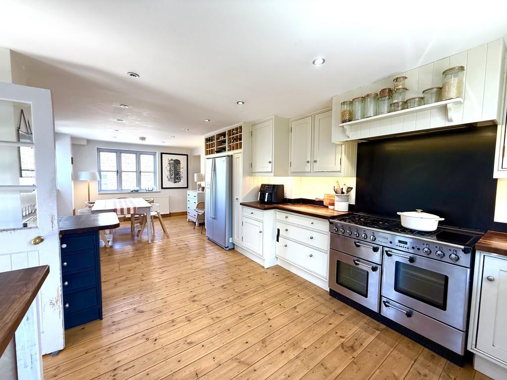 Kitchen breakfast room